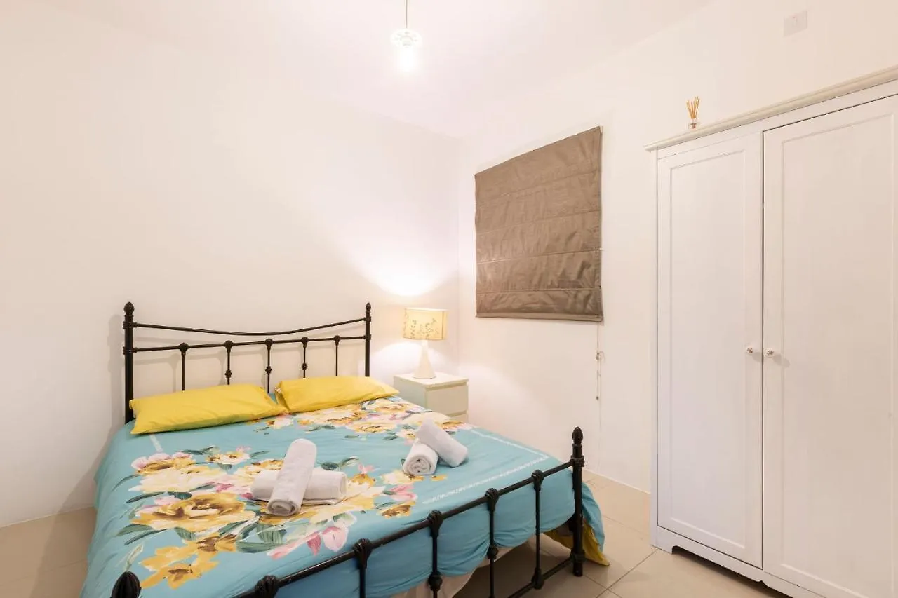 Sliema 2 Bedroom Apartment-Hosted By Sweetstay 0*,  Malta