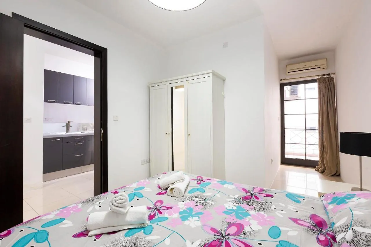 Sliema 2 Bedroom Apartment-Hosted By Sweetstay 0*,  Malta